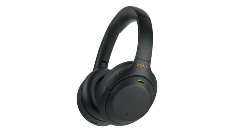 Sony WH-1000XM4 headphones discounted by Rs 10,000 in Amazon Great Republic sale: should you buy?