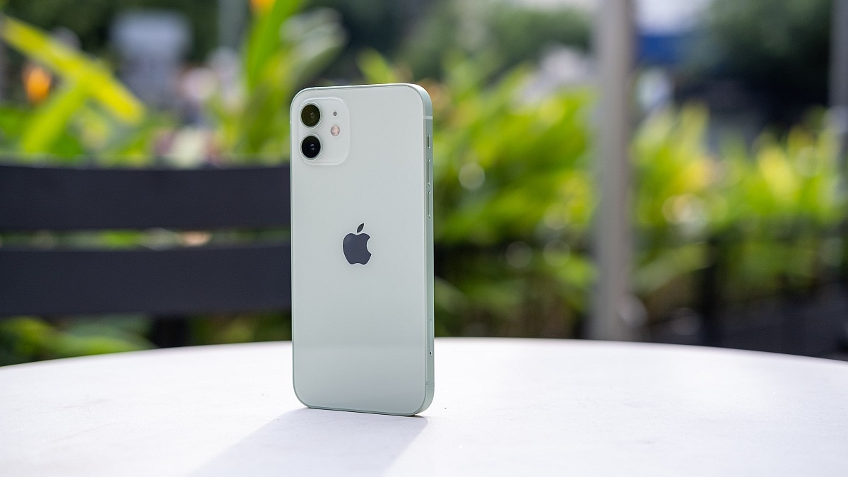 iPhone 20th Anniversary to Feature a Bold Design That Uses Glass Extensively: Report