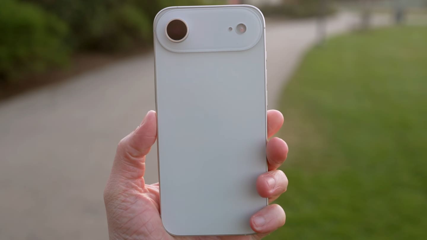 iPhone 17 Air Spotted in Leaked Hands-on Video, Appears to Be Slimmer Than the iPhone 16 Pro