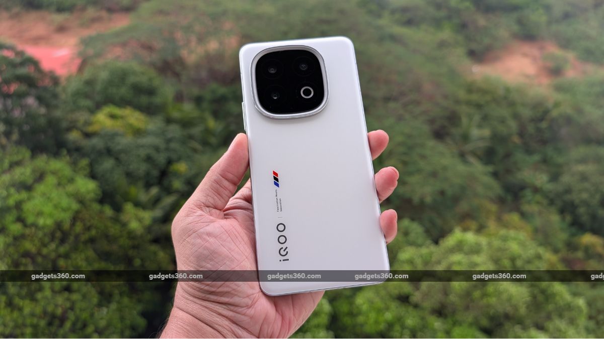 Alleged iQOO 15 Pro Display Details Surface Online; Tipped to Get Samsung Display Panel