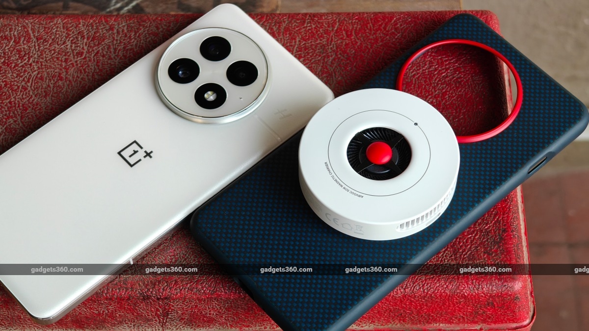 Oppo, OnePlus Testing Massive 8,000mAh Battery for Upcoming Smartphones, Tipster Claims