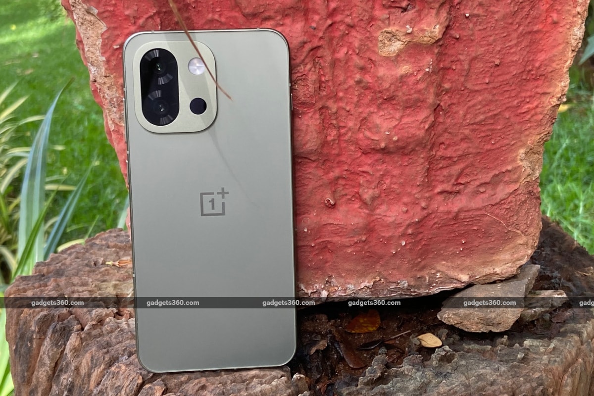 OnePlus 13s Review: A Compact, Feature-Packed Powerhouse